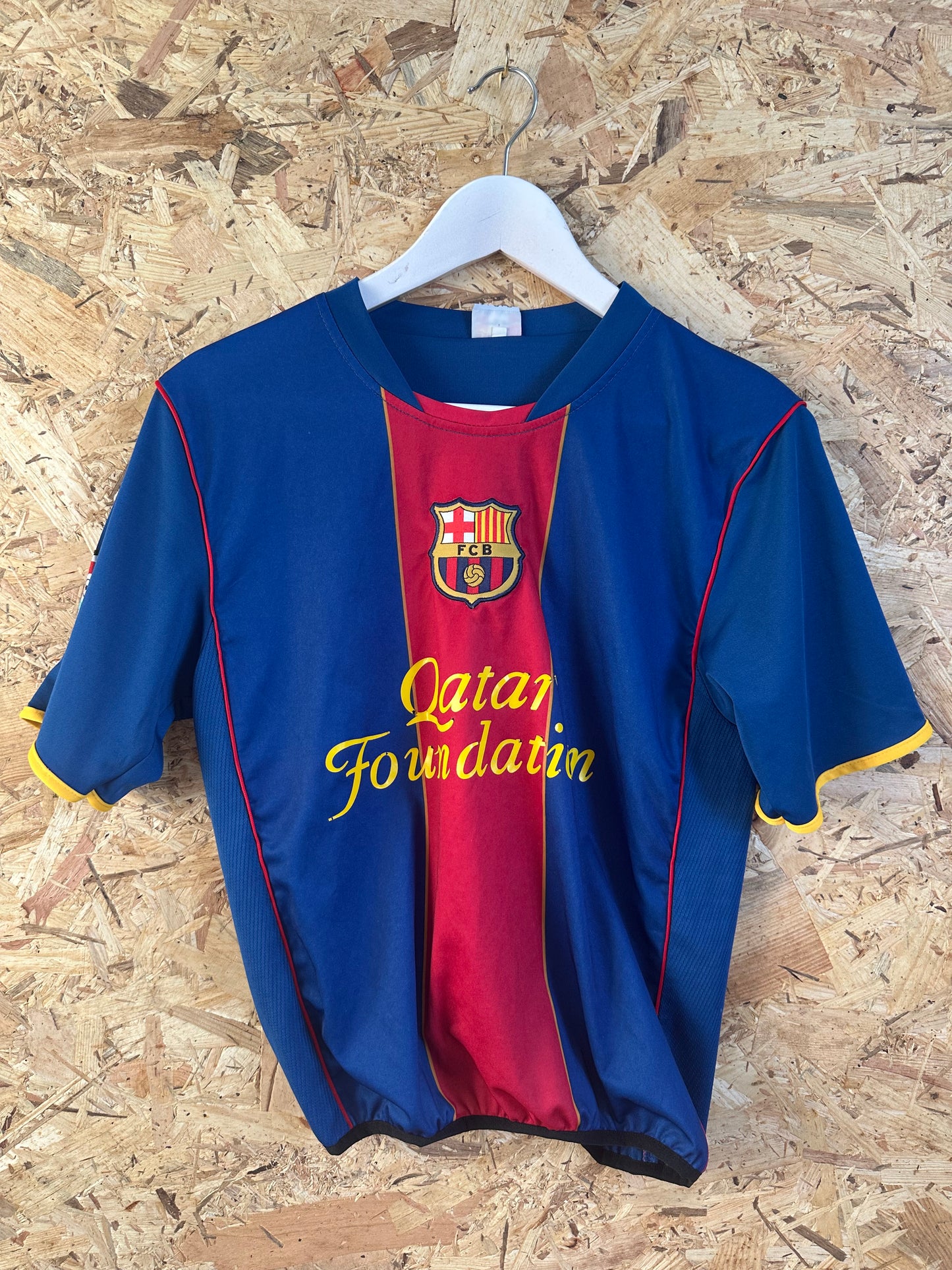 Cropped up-cycled football shirt M (10-12)