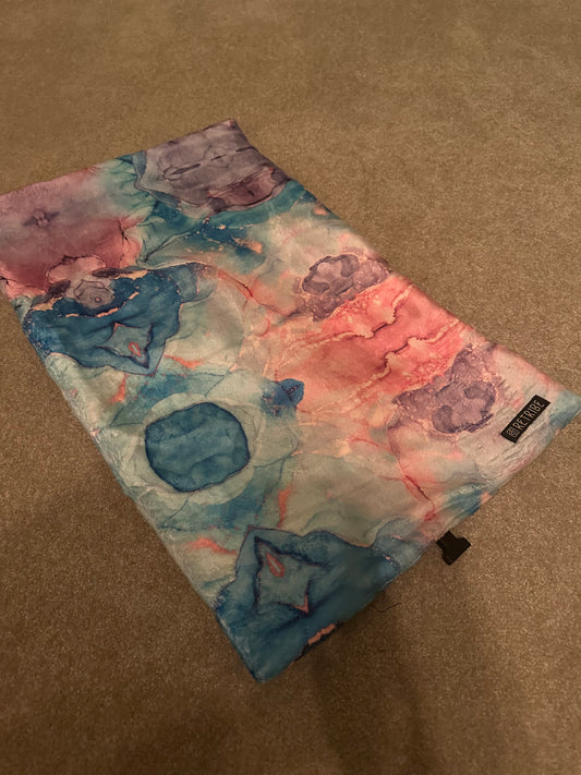 Large Grounded Upcycled Marble Fleece Roll Mat