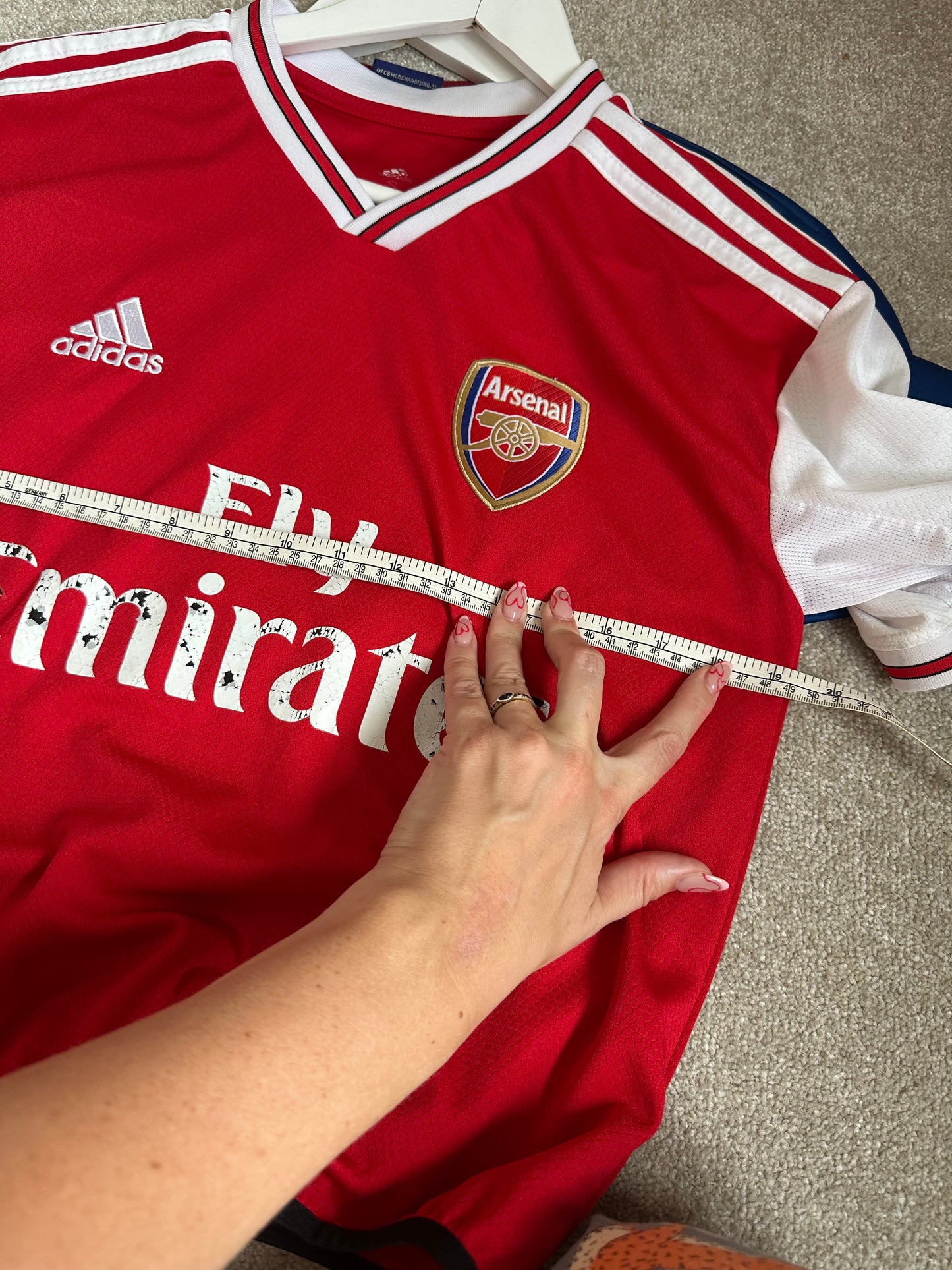 Cropped up-cycled football shirt L (14)