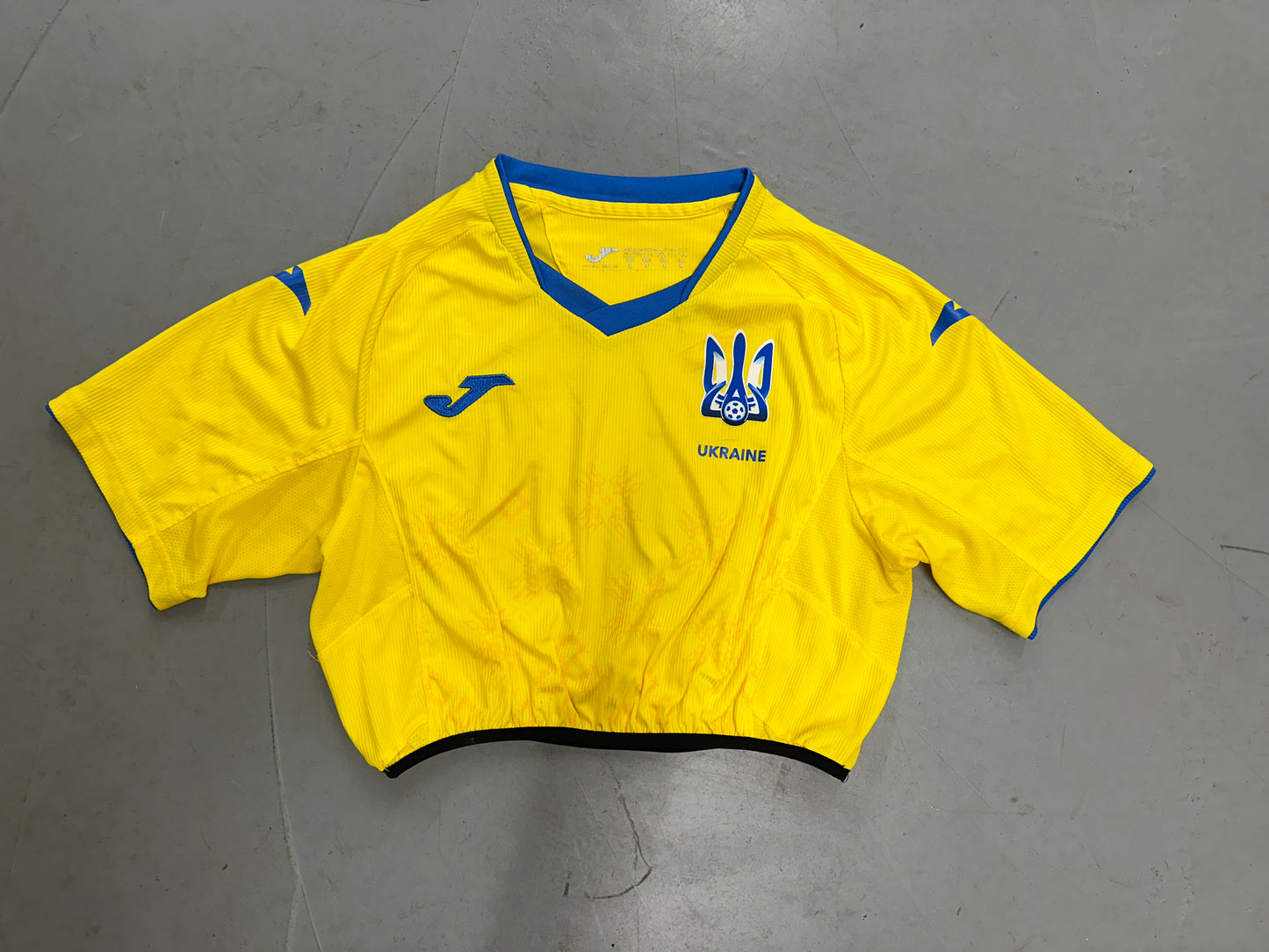 Cropped upcycled football shirt - Size Small
